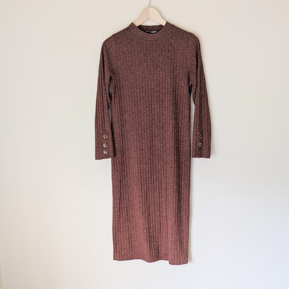 Helly Hansen Dresses & Skirts - Helly Rich Brown 3/4 Button Sleeve Knit Midi Dress